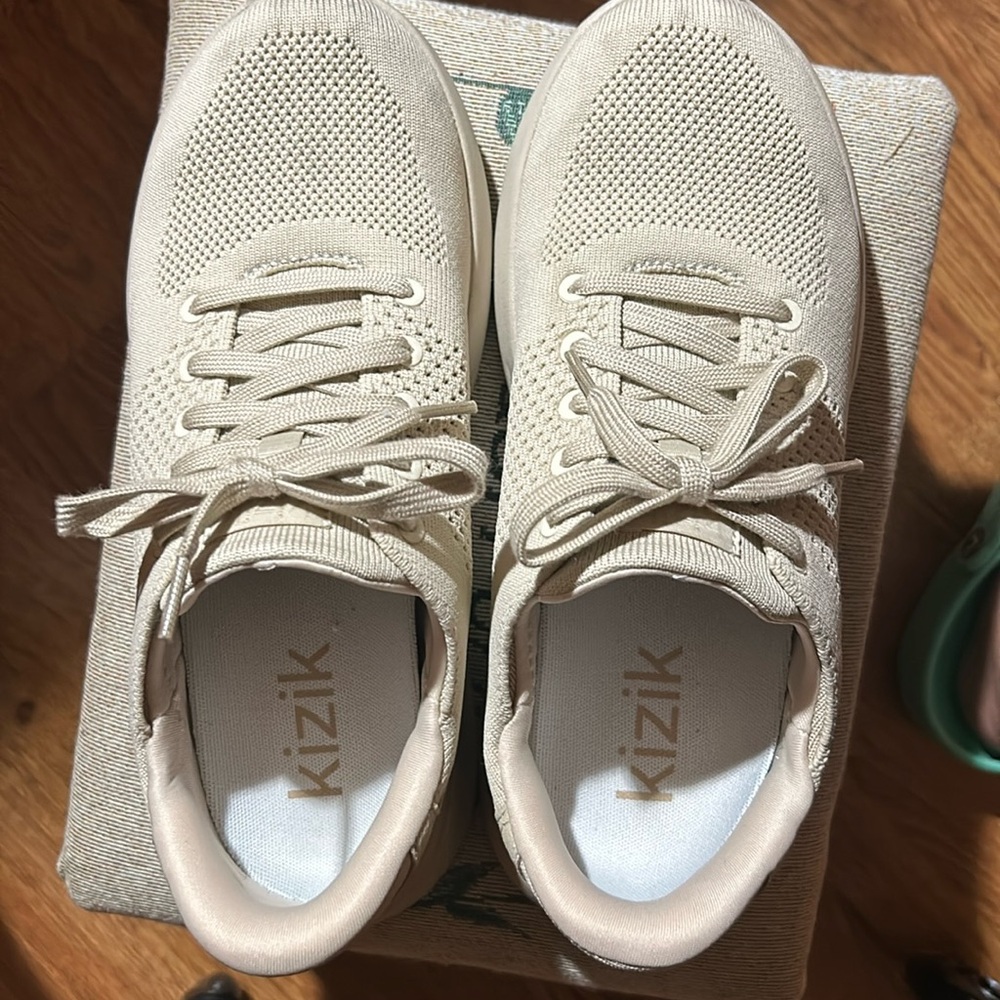 Kizik sneakers